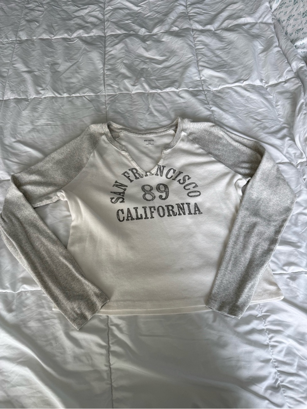 Hollister Cream Body with Gray Raglan Sleeves Graphic Sweatshirt